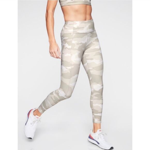 Athleta Camo Contender 7/8 Tight Powerlift Tight Beige White M Medium